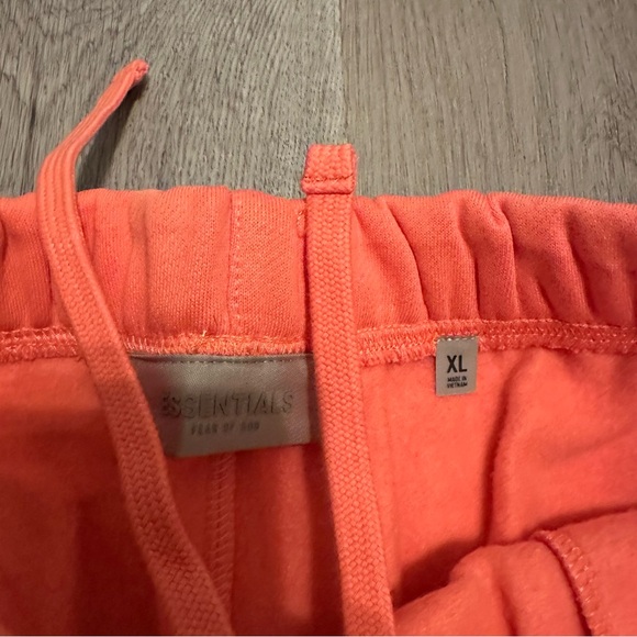 Fear of God Essentials Shorts 'Coral' Mens Size XL - Picture 10 of 14